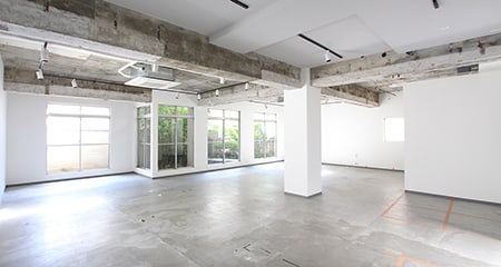 神宮前オフィス｜天井高3ｍのデザイン空間