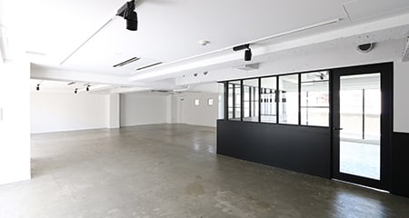 池尻大橋オフィス｜リノベ済 テラス付ミニマル空間