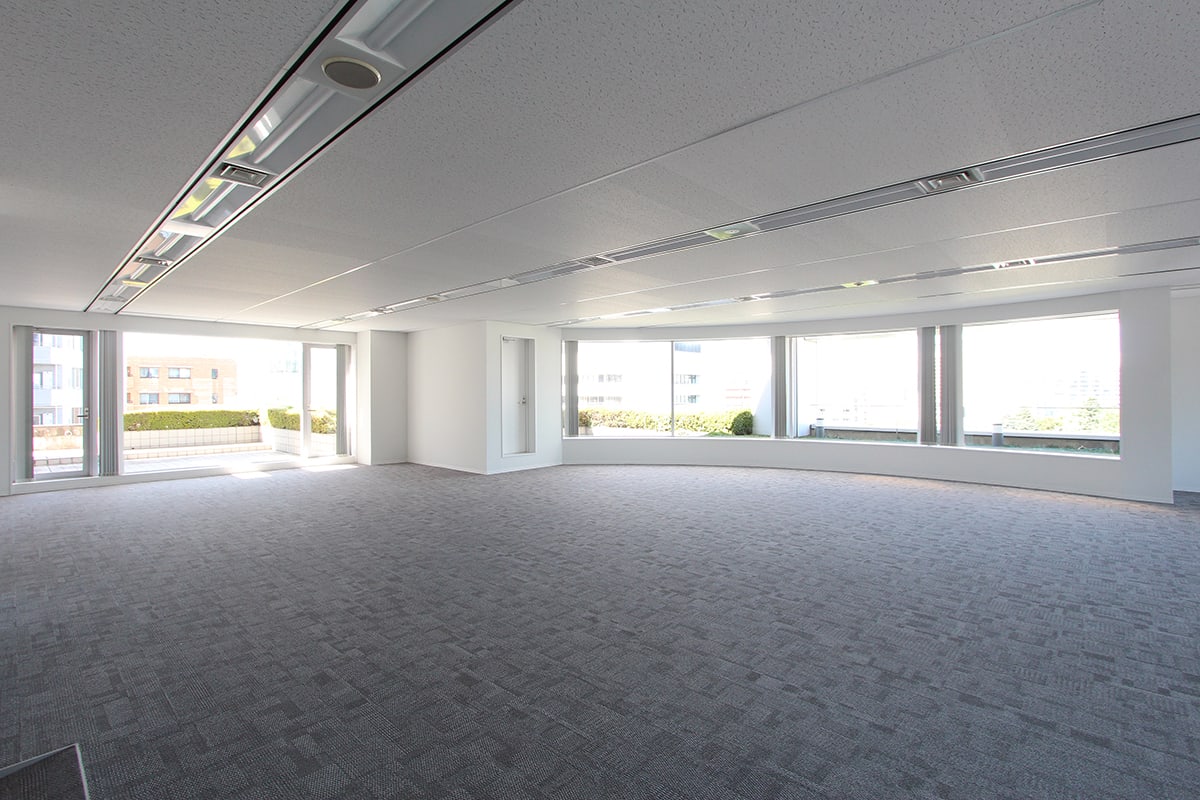 物件写真2｜広尾オフィス｜バルコニー付き最上階の特別空間