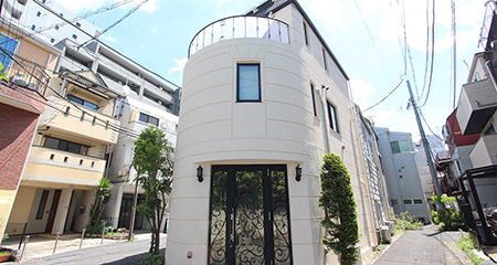 神山町オフィス｜ロフト付きの最上階メゾネット空間