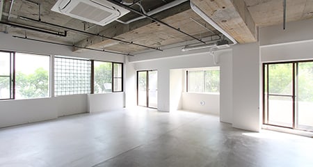 表参道オフィス｜天高2.9ｍのリノベーション空間