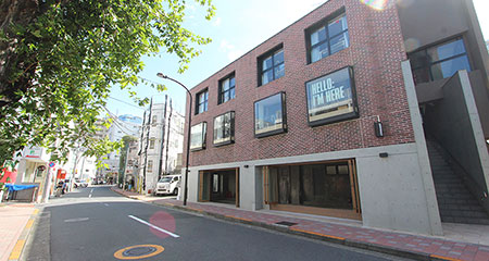 松濤オフィス・店舗｜路面区画 天井高スケルトン空間
