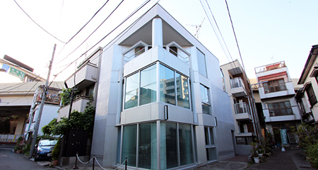信濃町オフィス｜コスパの良い1棟ビル