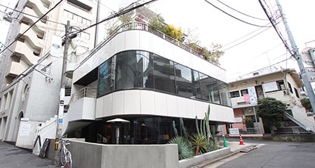表参道店舗・オフィス｜クリアなスケルトン空間