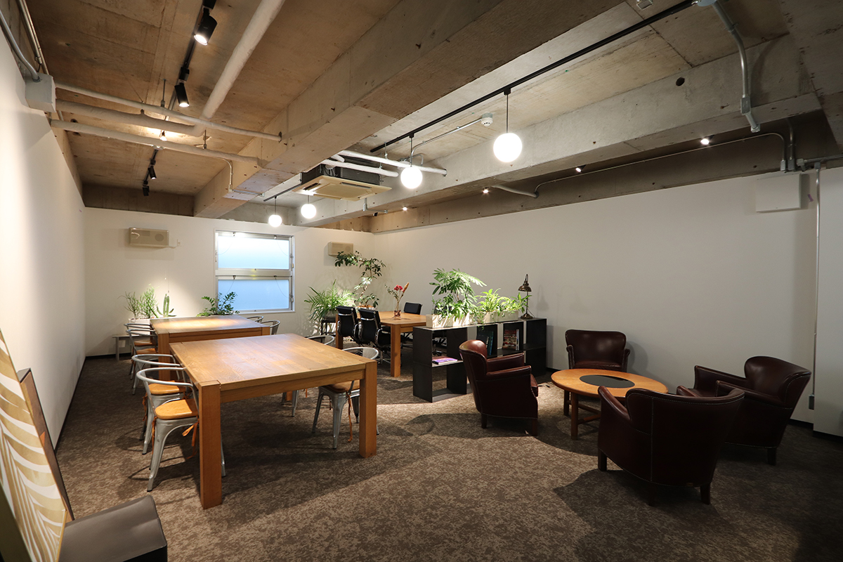 物件写真3｜赤坂オフィス｜共用の庭付き リノベ空間
