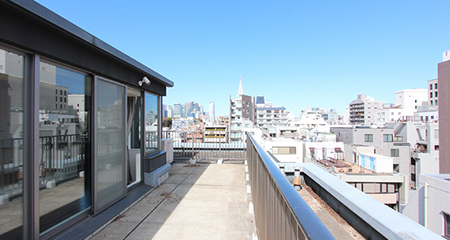 千駄ヶ谷SOHO｜最上階 バルコニー付きメゾネット空間