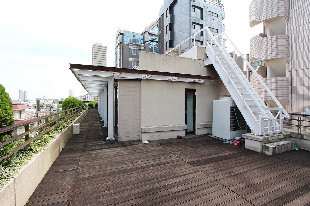 物件写真5｜駒沢オフィス｜最上階 バルコニー付き空間