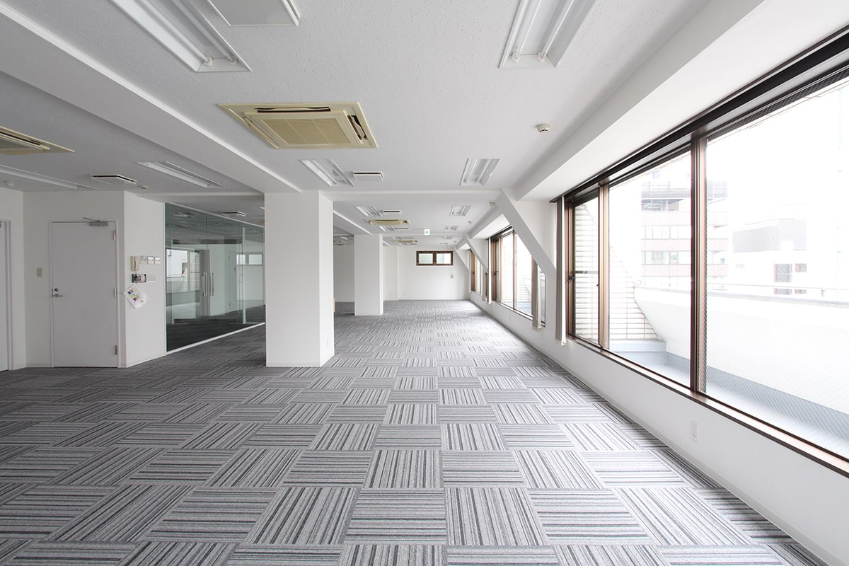 物件写真3｜渋谷オフィス｜上層階バルコニー付き空間