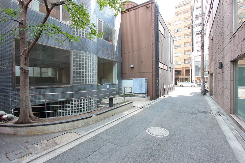 南青山オフィス | ヴィンテージスケルトン空間