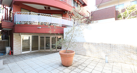 千駄ヶ谷オフィス｜大型テラス付き SOHO空間