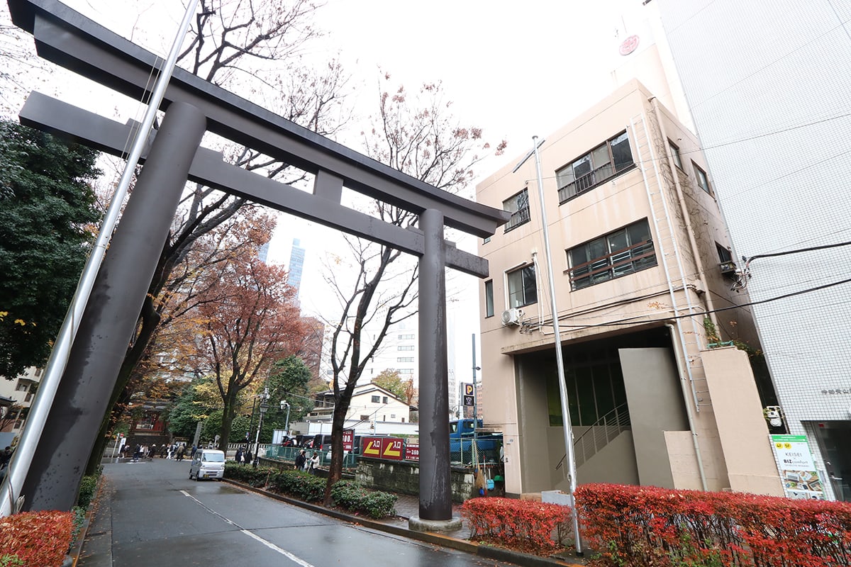 渋谷オフィス｜金王八幡宮の入り口、雰囲気◎メゾネット空間