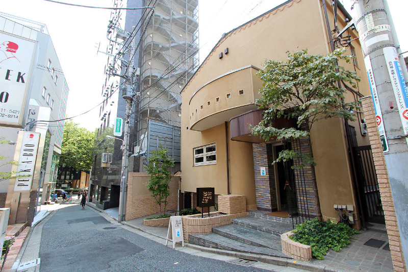 けやき並木を見下ろしながら