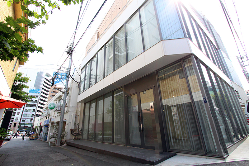 北青山オフィス・店舗｜1棟利用可能 ガラス張り