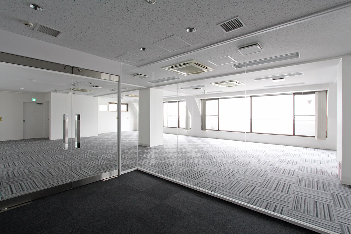 物件写真2｜渋谷オフィス｜上層階バルコニー付き空間