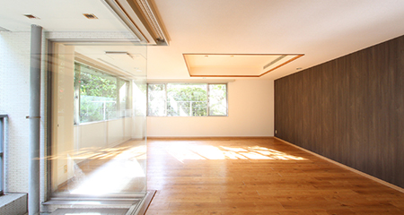 神山町オフィス | 緑に囲まれるSOHO空間