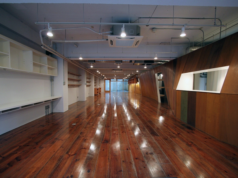 Floor and walls　02