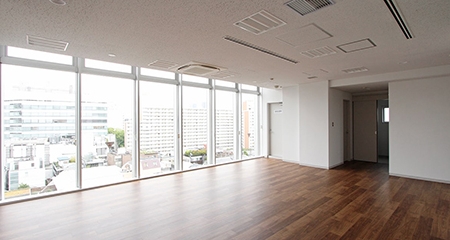 広尾オフィス｜最上階ルーバル付メゾネットオフィス