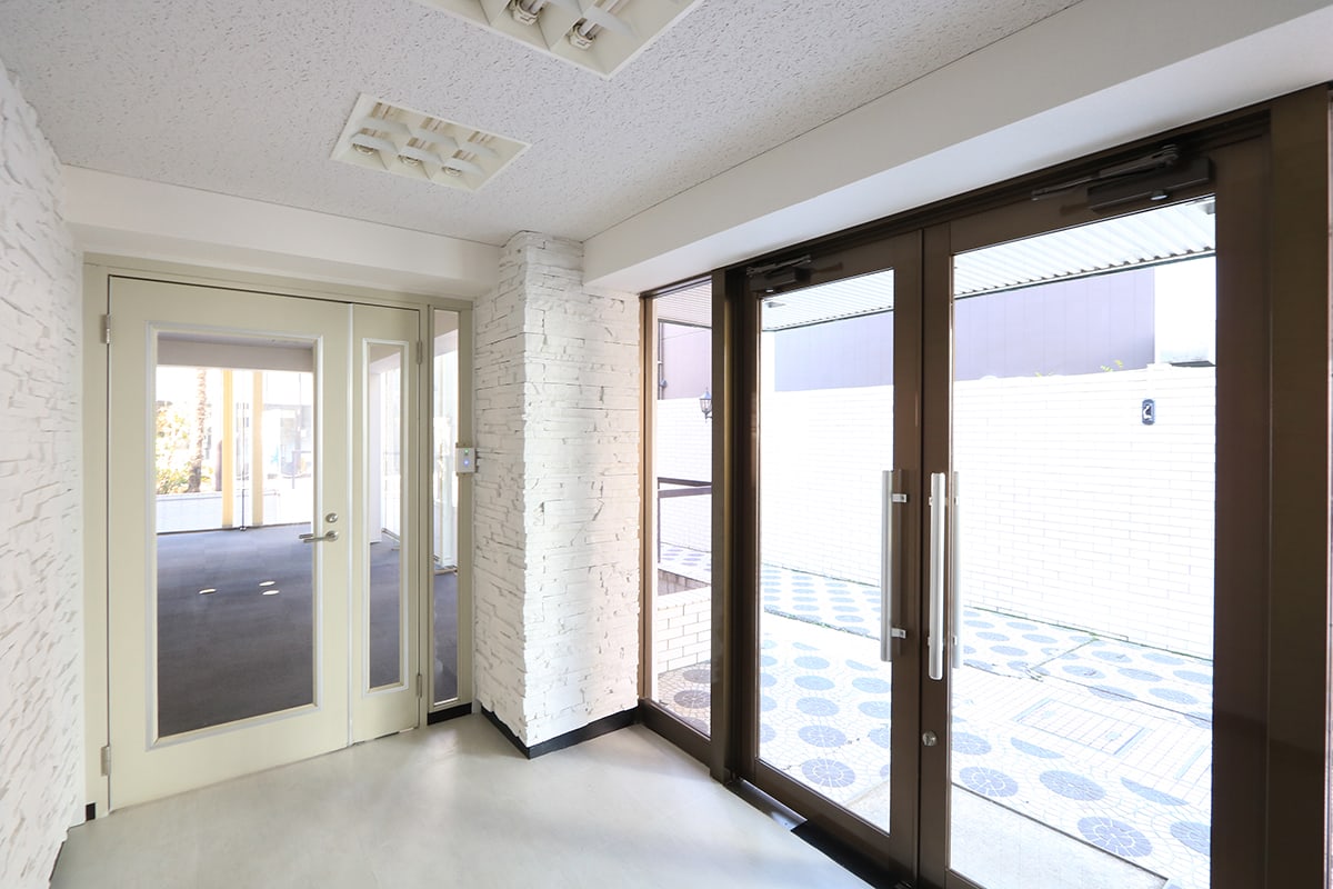 物件写真7｜渋谷オフィス | 大きな窓面のある1F空間