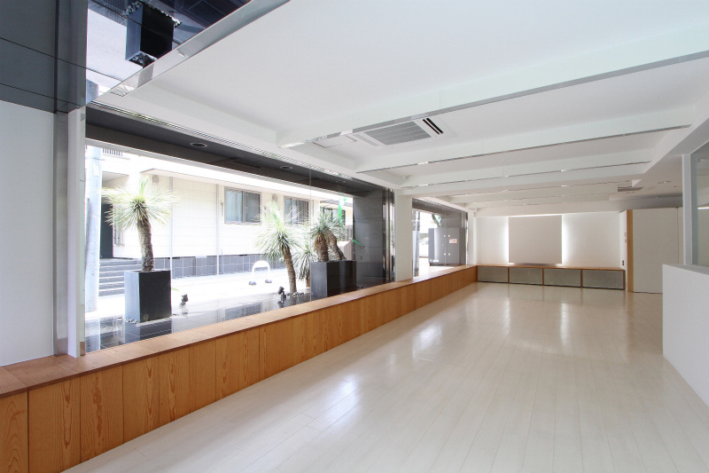 神宮前オフィス・店舗｜まい泉通り至近 緑化した建物