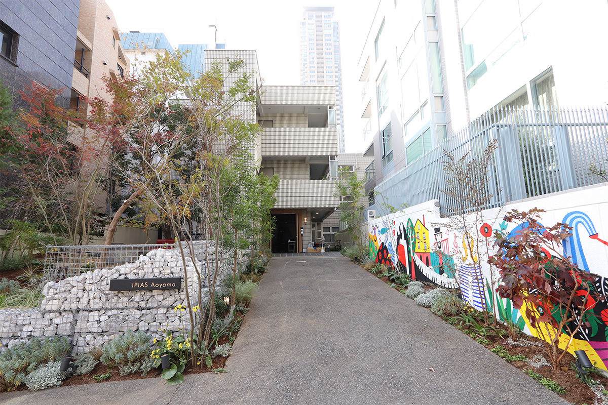 物件写真10｜赤坂オフィス｜共用の庭付き リノベ空間