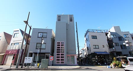 五本木オフィス｜交差点角地の1棟物件