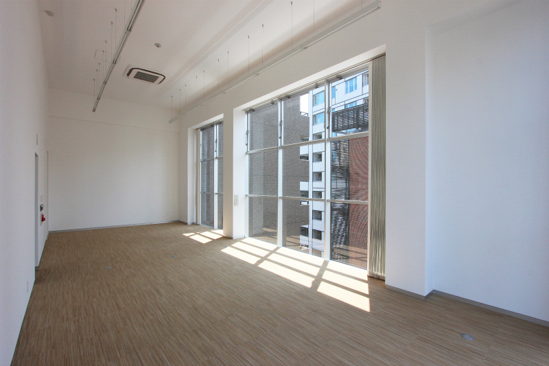 物件写真4｜恵比寿オフィス・店舗 | 天井高4.3Mの開放的空間