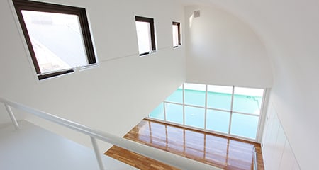 千駄ヶ谷オフィス｜ルーフバルコニー付きの吹き抜け空間