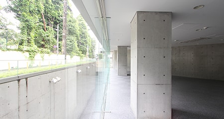 原宿オフィス｜緑を感じる駅近路面区画