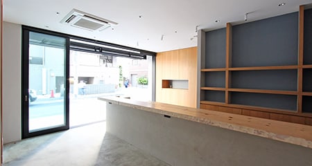 麻布十番店舗・オフィス｜視認性ある路面メゾネット空間