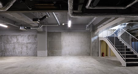 赤坂オフィス・ショップ｜天高3.6mメゾネットスケルトン