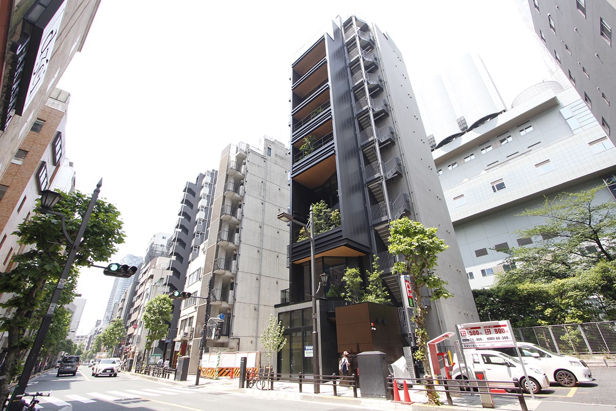 物件写真1｜赤坂オフィス｜新築 緑を望む天井高3.5M空間