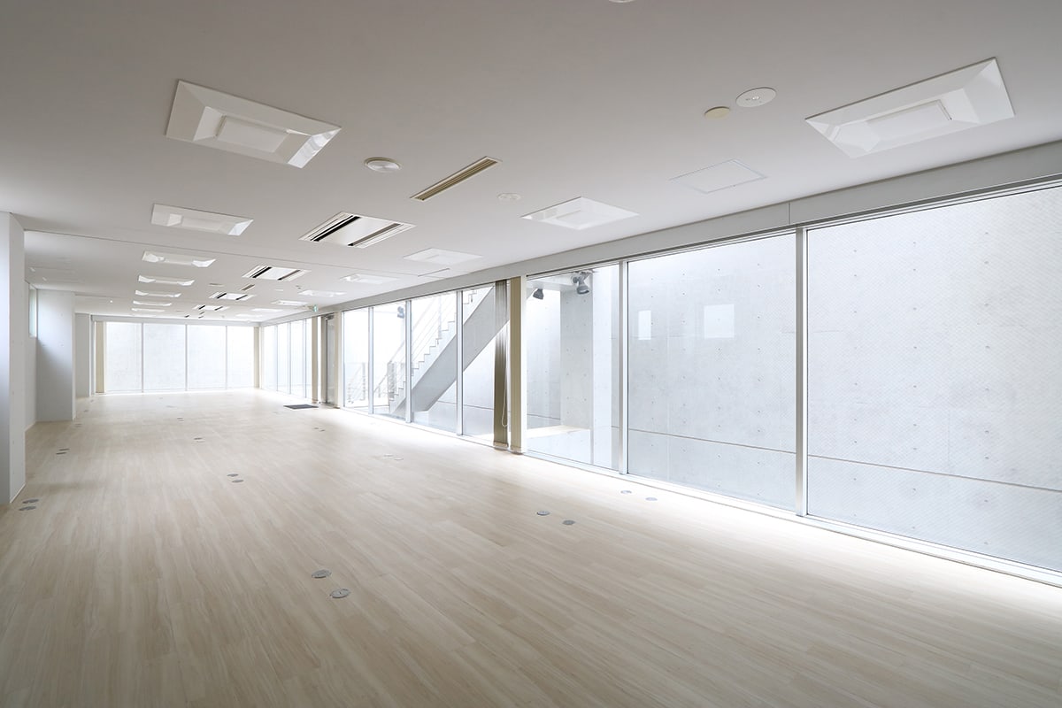 物件写真1｜赤坂オフィス | 吹き抜けに面した解放的空間